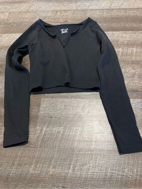 Urban Outfitters Black Ribbed Cropped V-Neck Long Sleeve Top